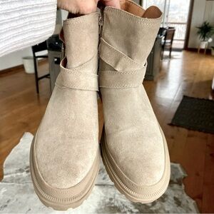 LUCKY BRAND Tan Suede buckled Ankle Boots